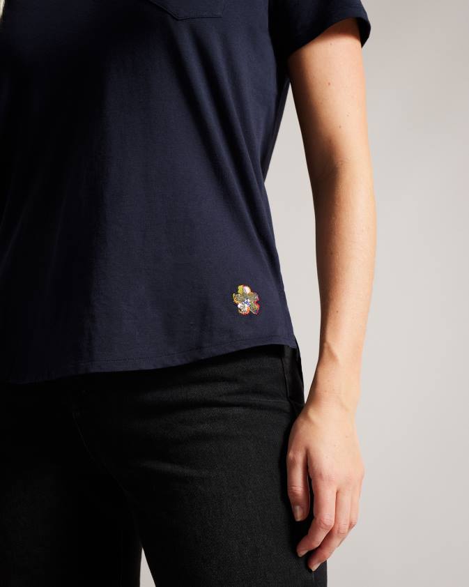 apģērbs Ted Baker lovage easy fit t krekls ar kakla izgriezumu flote sievietes 26TV542