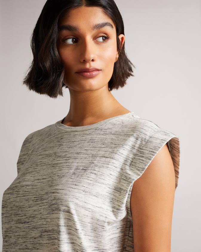 apģērbs Ted Baker julesa veste ar plecu detaļām balts sievietes 26TV580