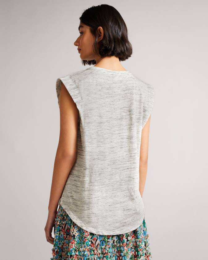 apģērbs Ted Baker julesa veste ar plecu detaļām balts sievietes 26TV580