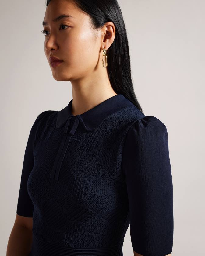 apģērbs Ted Baker Hillder smalka pointelle trikotāžas kleita tumši zils sievietes 26TV199