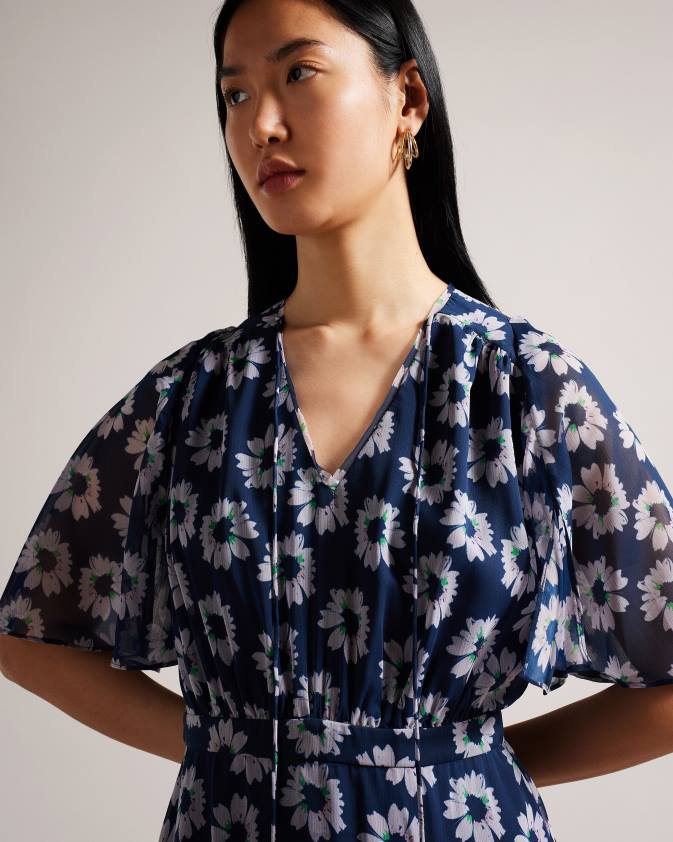 apģērbs Ted Baker marllee ziedu apdruka daudzpakāpju midi kleita tumša flote sievietes 26TV151