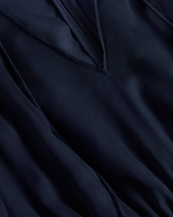 apģērbs Ted Baker Giggie pieguļoša un uzliesmojoša daudzpakāpju mini kleita tumši zils sievietes 26TV159