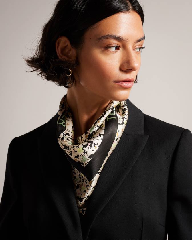 Piederumi Ted Baker zebbaa ditsy ziedu kvadrātveida satīna šalle melns sievietes 26TV952