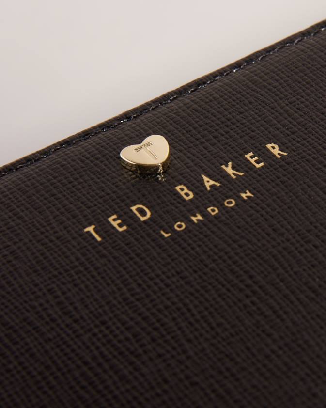 Piederumi Ted Baker hearten heart stud rāvējslēdzējs ap somiņu melns sievietes 26TV943